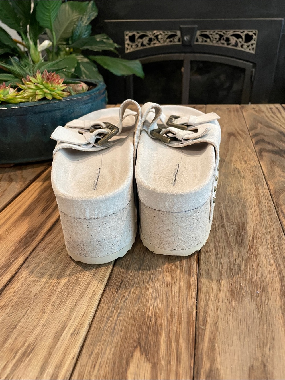 Intentionally Blank Rule Breaker Platform Sandals in White Size 39/8 - Picture 5 of 7